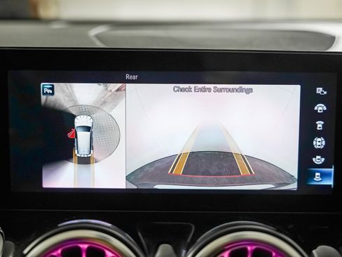 Certified 2022 Mercedes-Benz GLB 250 4MATIC image 22