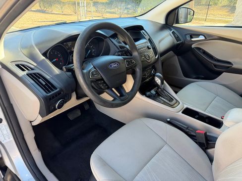 Used 2018 Ford Focus SE image 11