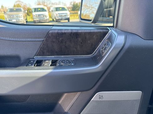 Used 2022 Ford F150 Lariat image 12