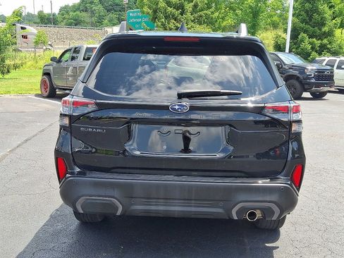 Used 2025 Subaru Forester Limited AWD/4WD image 5