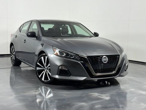 Used 2019 Nissan Altima 2.5 SR AWD/4WD image 2