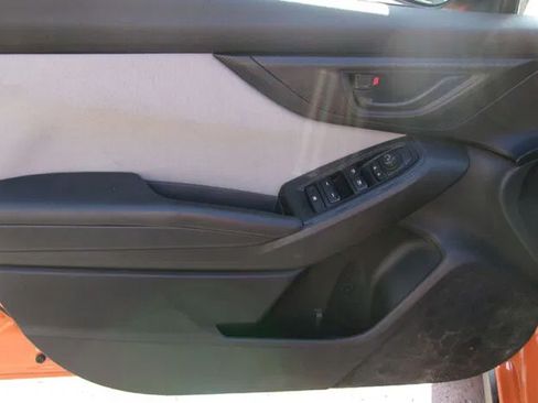 Used 2019 Subaru Crosstrek 2.0i Premium w/ Moonroof Package AWD/4WD image 13