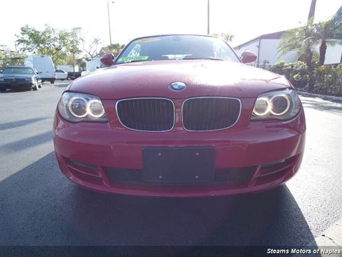Used 2010 BMW 128i Convertible image 4