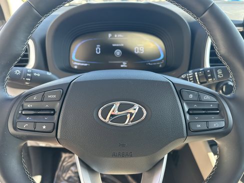 New 2025 Hyundai Venue SEL image 20