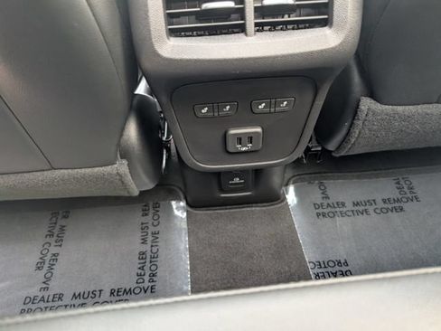 Used 2024 Chevrolet Equinox Premier FWD image 24