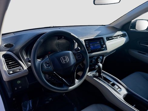 Used 2022 Honda HR-V LX image 9