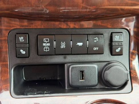 Used 2016 Buick Enclave Premium w/ Experience Buick Package AWD/4WD image 23