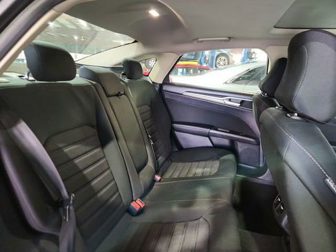 Used 2020 Ford Fusion SE image 25