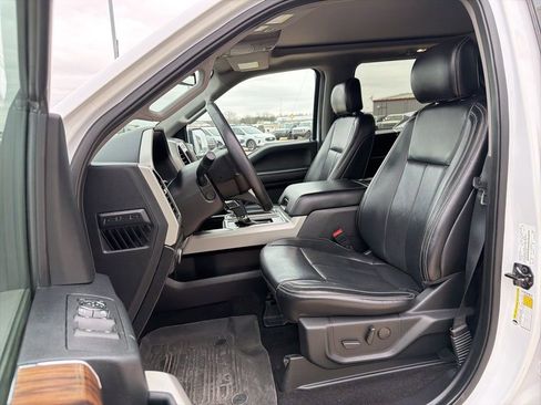 Used 2019 Ford F150 Lariat w/ Equipment Group 502A Luxury image 18