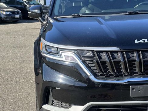 Used 2022 Kia Carnival LX image 9