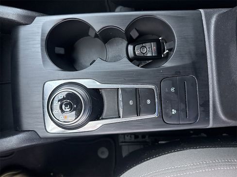 Certified 2022 Ford Escape SE w/ Cold Weather Package image 32