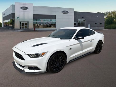 Used 2016 Ford Mustang GT Premium w/ Equipment Group 401A RWD image 5