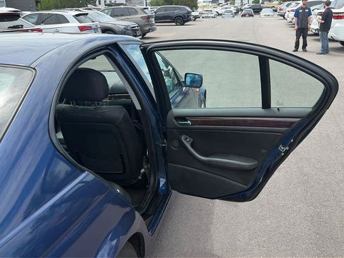 Used 2004 BMW 325i Sedan RWD image 7