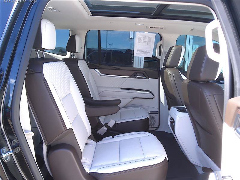Used 2026 GMC Acadia Denali w/ Super Cruise Package AWD/4WD image 9
