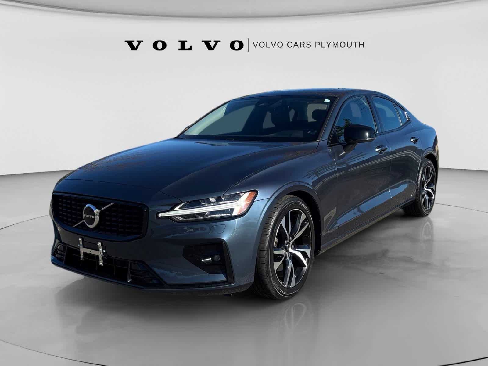 Used 2024 Volvo S60 B5 Core FWD image 3