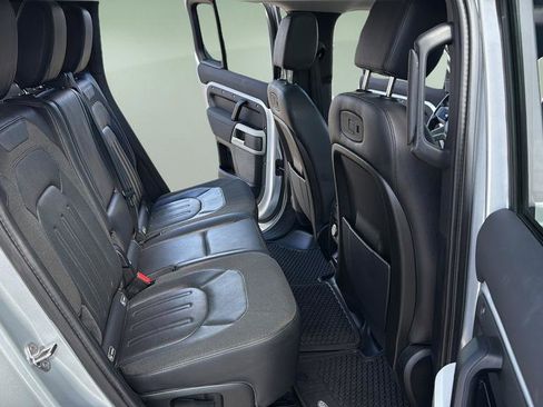 Used 2020 Land Rover Defender 110 HSE image 16