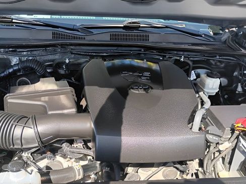 Used 2020 Toyota Tacoma TRD Off-Road w/ Technology Package RWD image 28