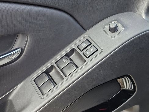 Used 2023 Nissan Frontier SV w/ Midnight Edition Package image 14