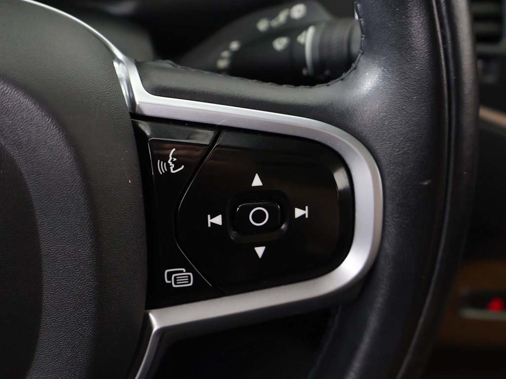 Used 2022 Volvo XC90 T6 Momentum w/ Climate Package AWD/4WD image 52