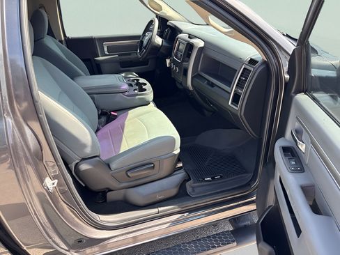 Used 2018 RAM 1500 Express RWD image 10