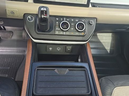 Used 2021 Land Rover Defender 110 X-Dynamic HSE image 23