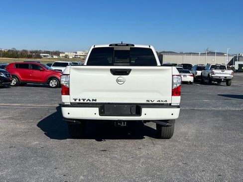 Used 2024 Nissan Titan SV w/ Accessory Utility Package image 6