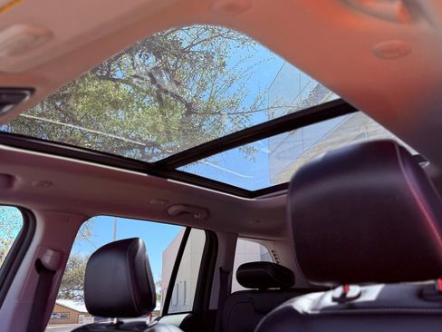 Used 2024 Jeep Grand Cherokee Limited image 31