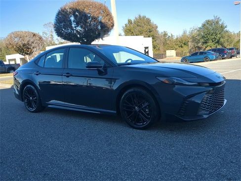 Certified 2025 Toyota Camry SE image 2