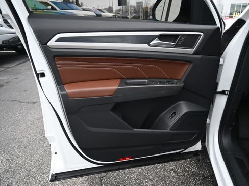 Used 2023 Volkswagen Atlas SEL R-Line image 15