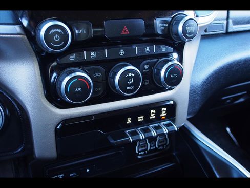 Used 2019 RAM 1500 Laramie image 27