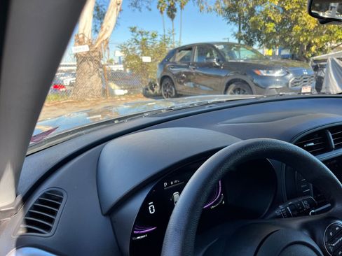 Used 2025 Kia Soul LX w/ LX Technology Package image 34