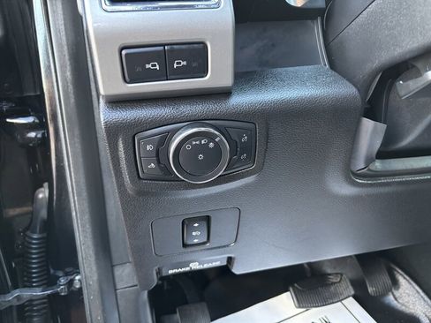 Used 2017 Ford F350 Lariat w/ Lariat Value Package image 19