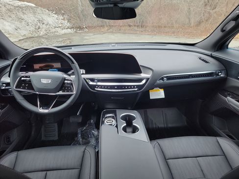 New 2026 Cadillac Lyriq Luxury image 3