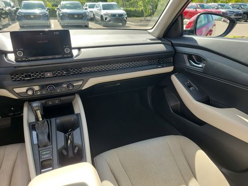 Certified 2023 Honda Accord LX image 19