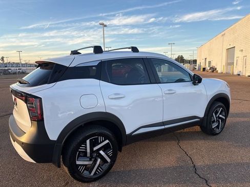 New 2026 Nissan Kicks SV w/ SV Premium Package image 4