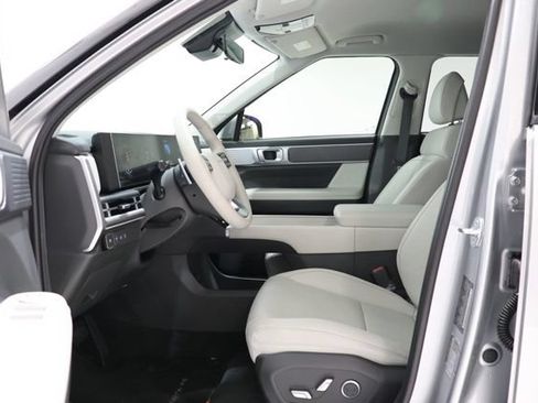 Used 2026 Hyundai Santa Fe SEL AWD/4WD image 15