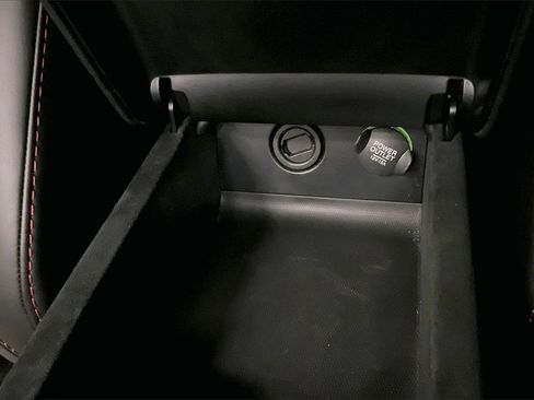 Used 2021 Aston Martin V8 Vantage Base image 34