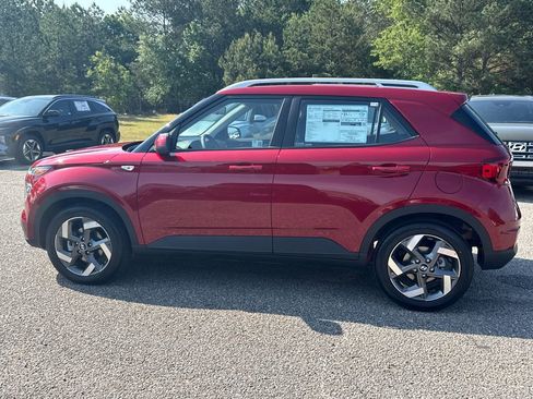 New 2025 Hyundai Venue Limited image 7