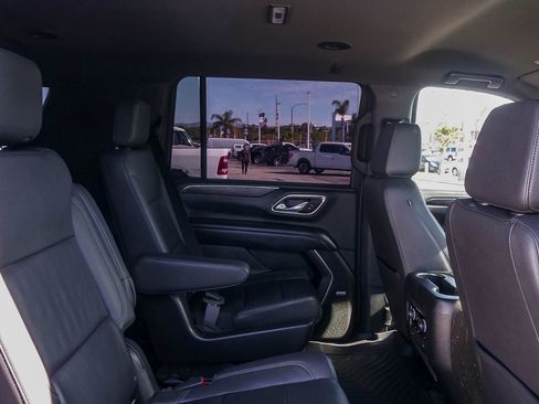 Used 2022 Chevrolet Suburban Z71 w/ Luxury Package image 15