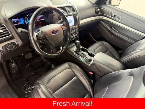 Used 2016 Ford Explorer XLT w/ Equipment Group 202A AWD/4WD image 12