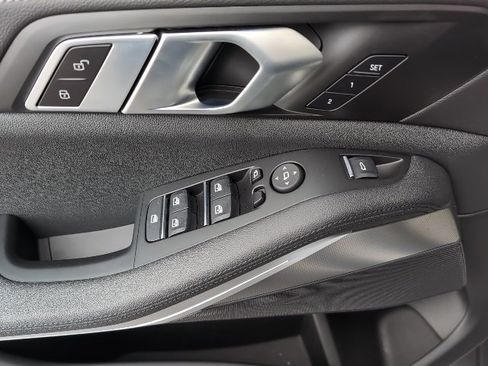 Used 2022 BMW X5 xDrive40i w/ Premium Package image 12