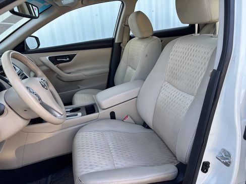 Used 2016 Nissan Altima 2.5 SV w/ Convenience Package image 30