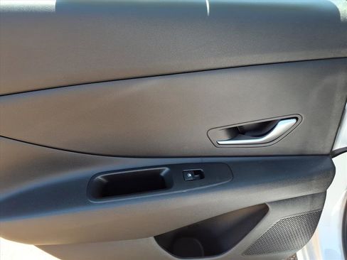 Used 2025 Hyundai Elantra Hybrid FWD image 10