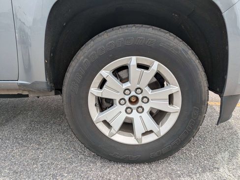 Used 2021 Chevrolet Colorado LT AWD/4WD image 11