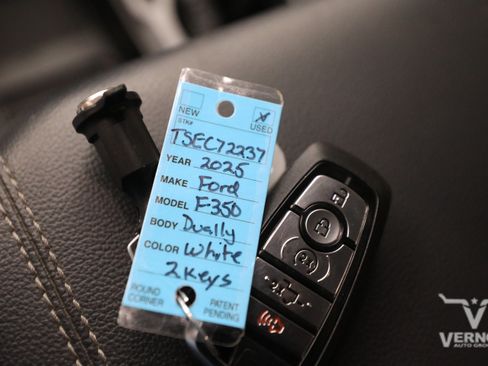 Used 2025 Ford F350 Lariat AWD/4WD image 42