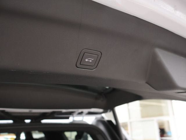 New 2026 GMC Yukon XL Denali w/ Sun & Power Step Package AWD/4WD image 9