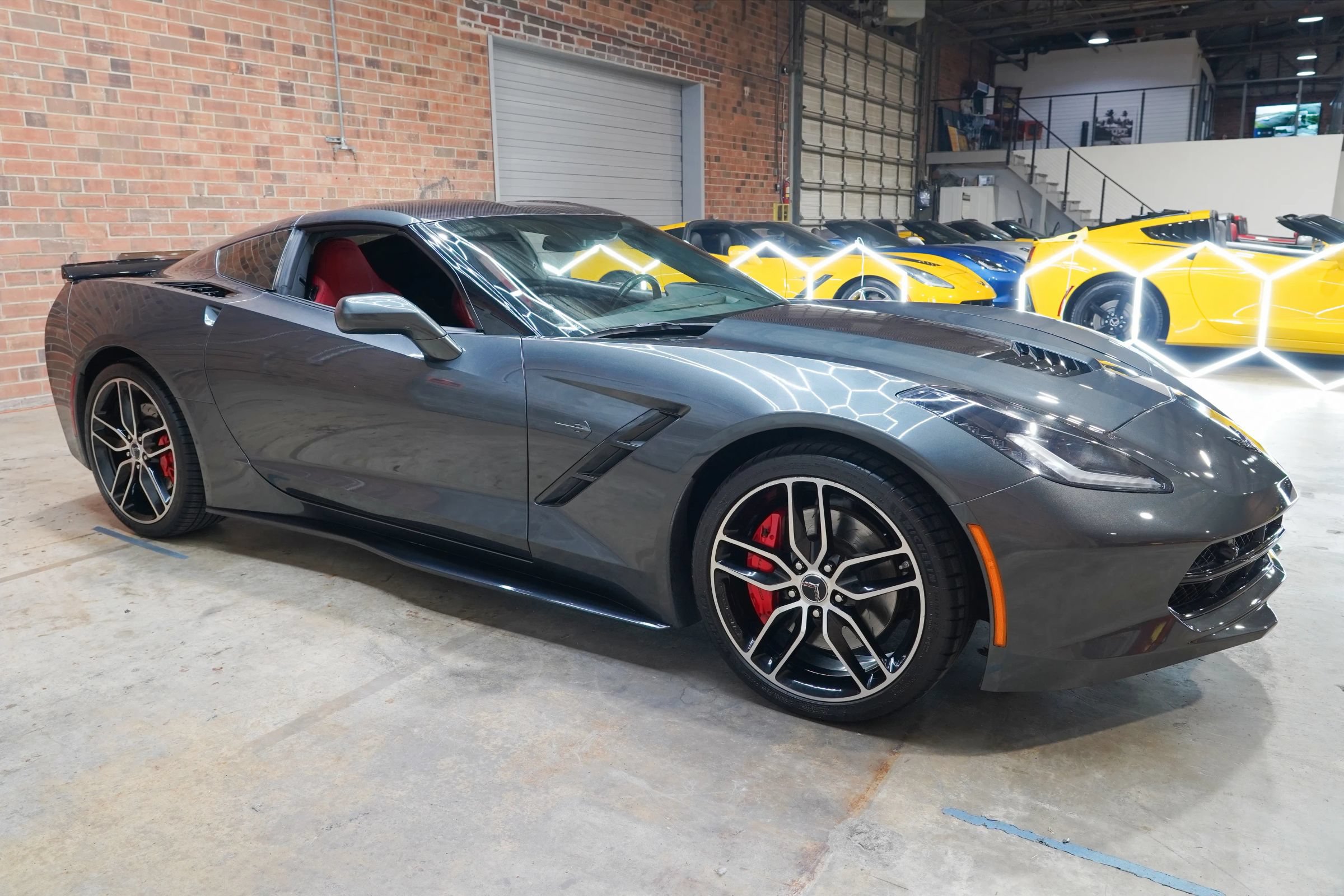 Used 2017 Chevrolet Corvette Stingray Coupe RWD image 2