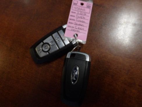 Used 2018 Ford Fusion SE w/ Fusion SE Technology Package image 14