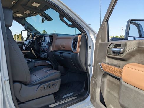 Used 2022 Chevrolet Silverado 3500 High Country AWD/4WD image 47