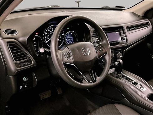Used 2020 Honda HR-V LX image 12